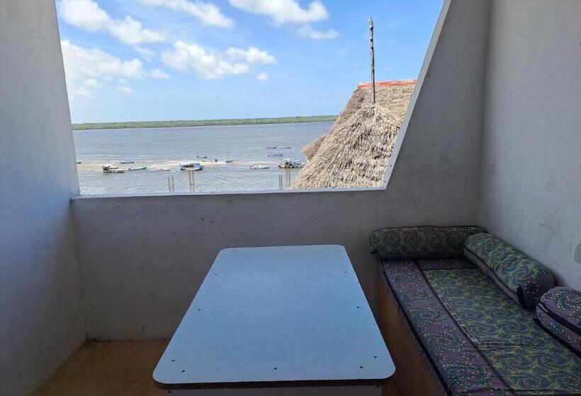 پانسیون Roof Top Private House