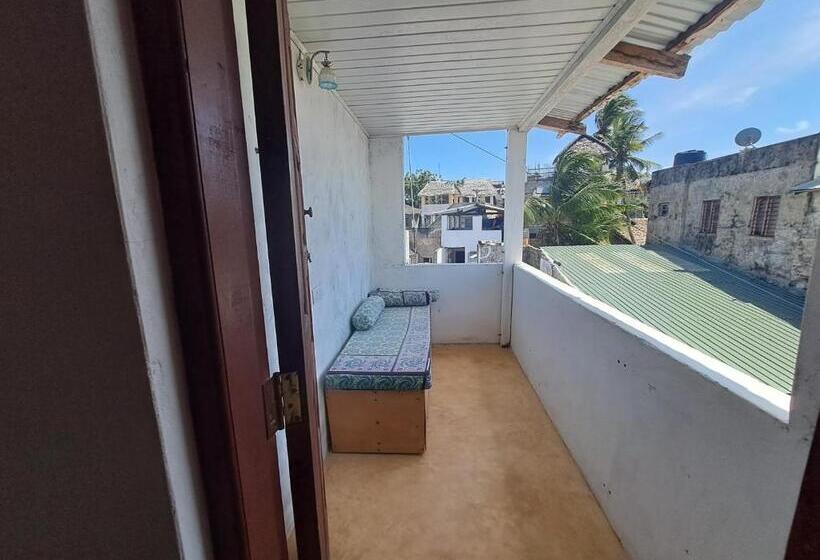 پانسیون Roof Top Private House