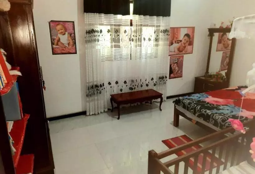 ペンション Tharush Swing Villa