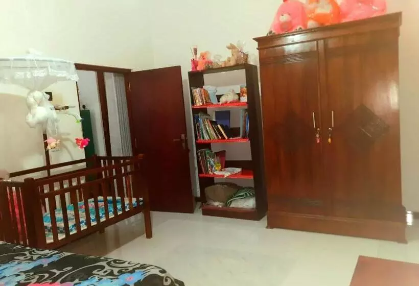 ペンション Tharush Swing Villa