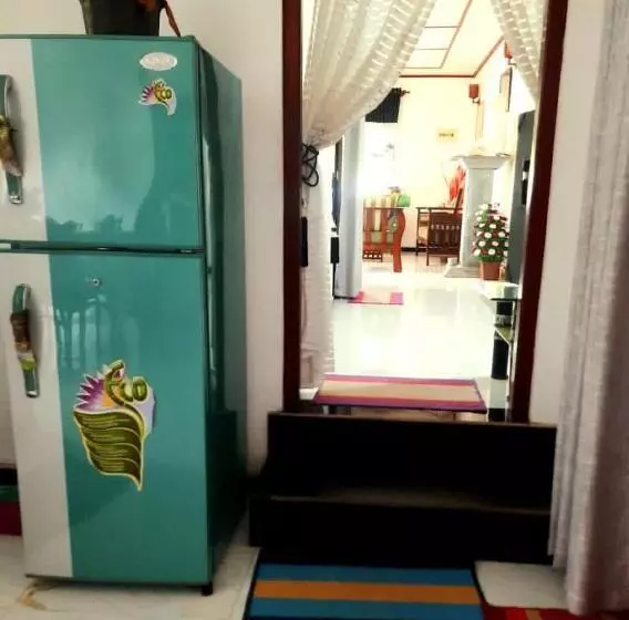 ペンション Tharush Swing Villa