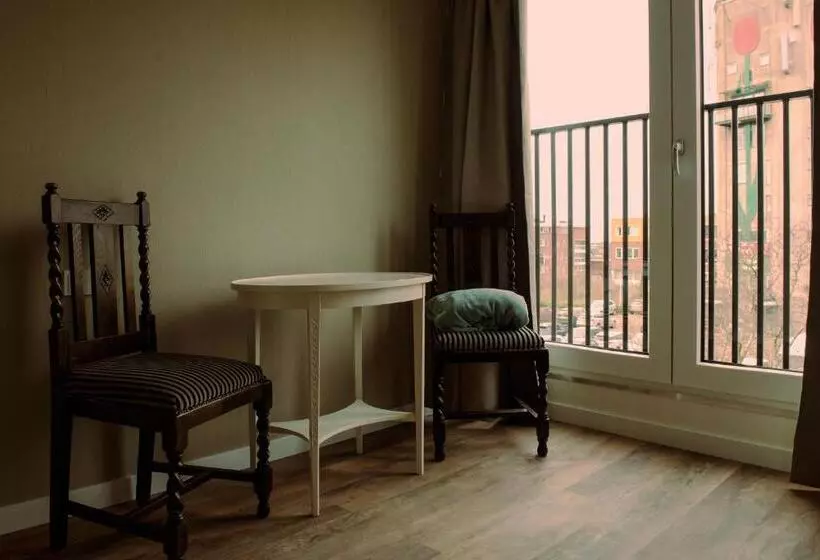 Aamiaismajoitus (B&B) Eetcafé Punt