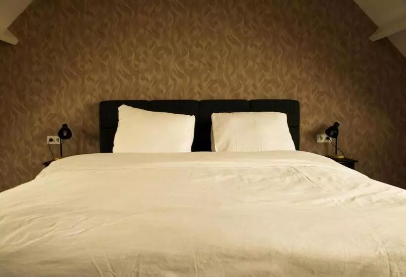 Aamiaismajoitus (B&B) Eetcafé Punt