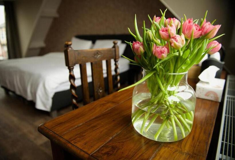 Bed and Breakfast Eetcafé Punt