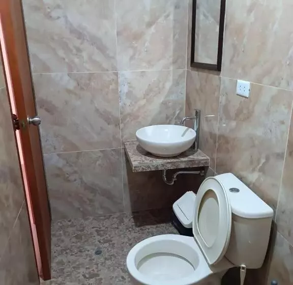 هتل Hospedaje El Emperador Cajamarca