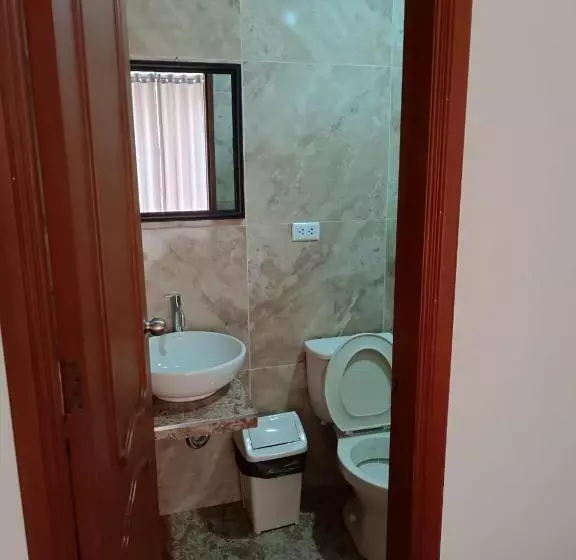 هتل Hospedaje El Emperador Cajamarca