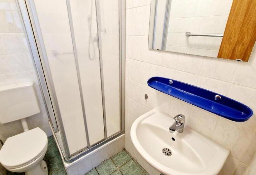 Отель Zur Schönen Lau Monteurzimmer