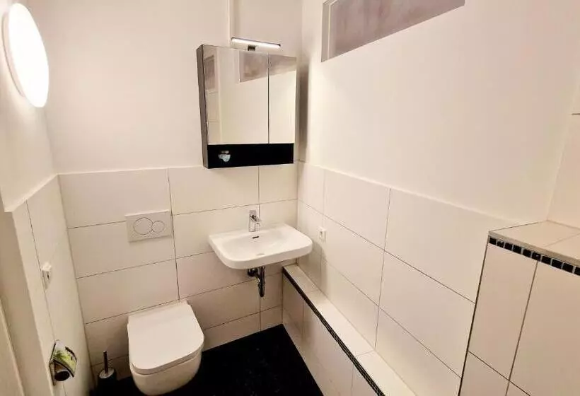 ホテル Zur Schönen Lau  Monteurzimmer