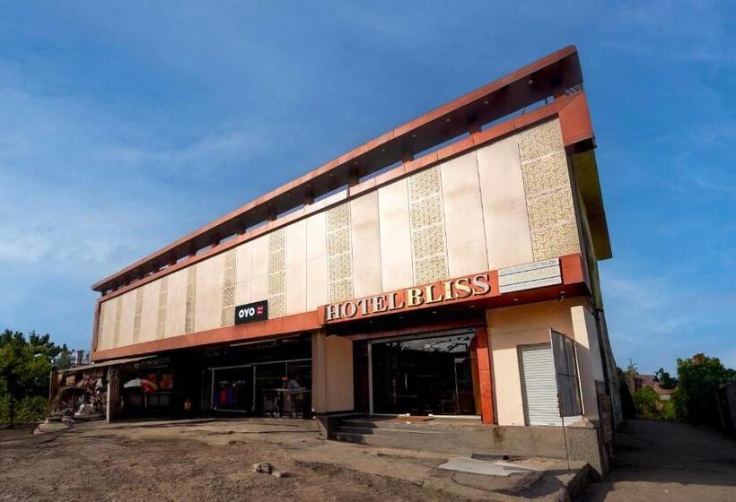 Oyo Hotel Bliss