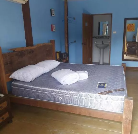 ペンション Jonnie S Riverside Resort