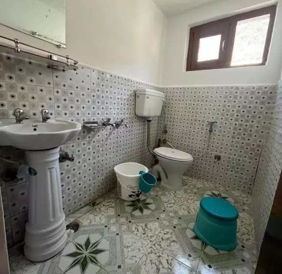 ペンション Pine Brooke Pahalgam