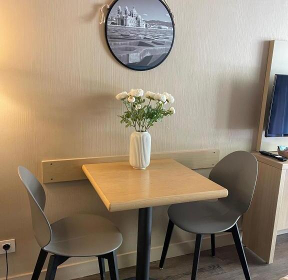 Studio Prado Plage Piscine Terrasse