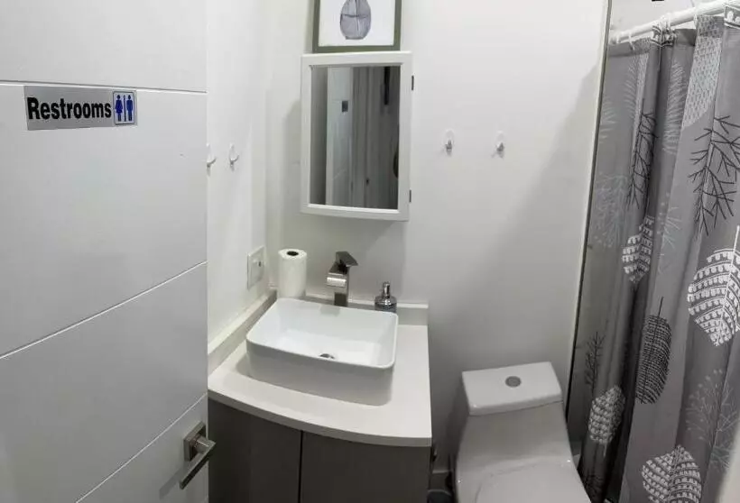 هاستل 103 Miami Shared Rooms For Men Central Comfortable, Affordable