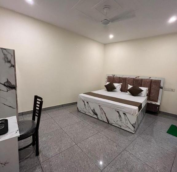 هتل The Grand Regency    Luxury Rooms Stay    Family, Couples, Corporate Special