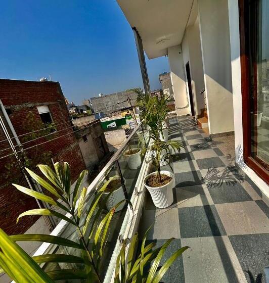 هتل The Grand Regency    Luxury Rooms Stay    Family, Couples, Corporate Special