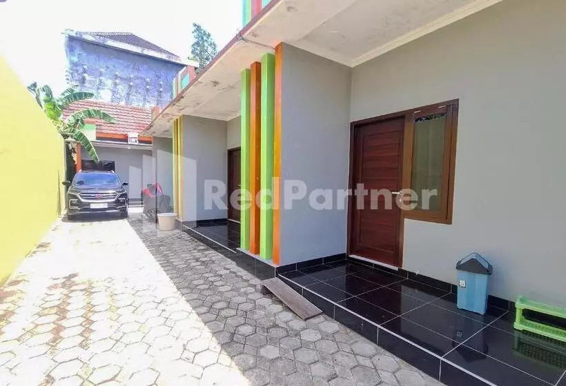 Hotelli Vins Homestay Kroya Mitra Reddoorz