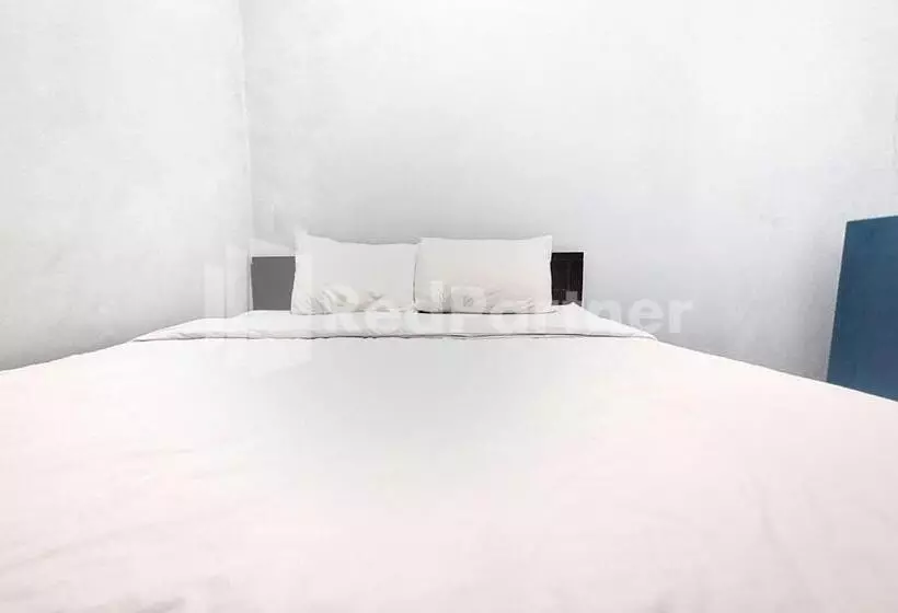 Hotelli Vins Homestay Kroya Mitra Reddoorz