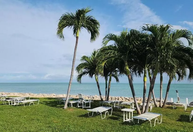 Paradise Awaits You At Key Colony Beach
