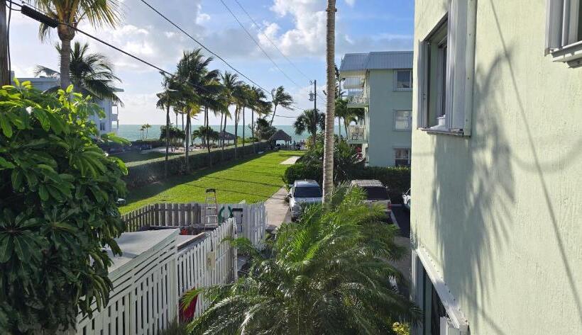 Paradise Awaits You At Key Colony Beach