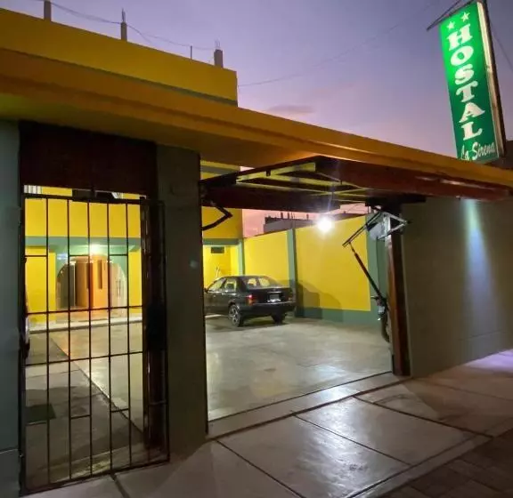 پانسیون Hostal La Sirena