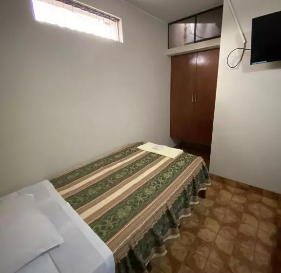 پانسیون Hostal La Sirena