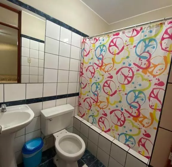 پانسیون Hostal La Sirena