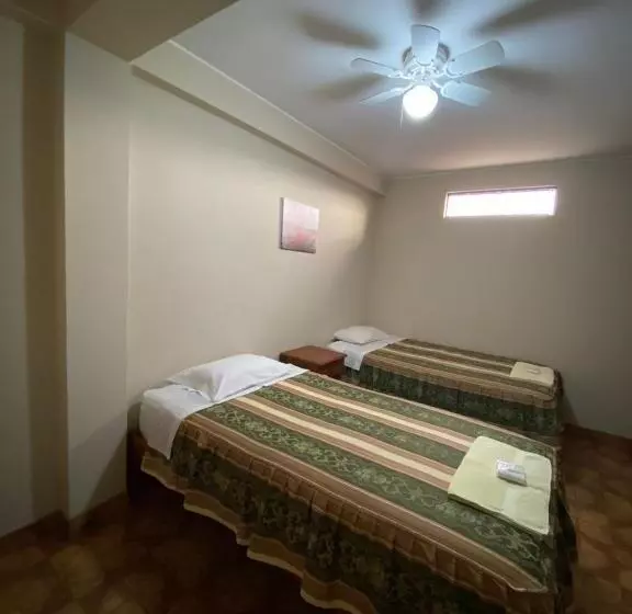 پانسیون Hostal La Sirena