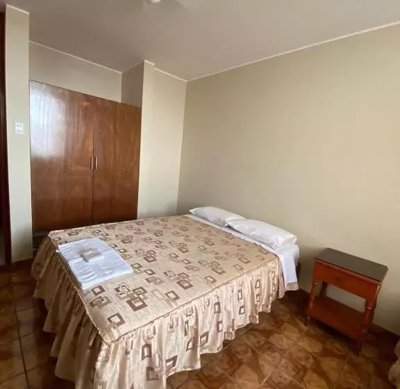 پانسیون Hostal La Sirena