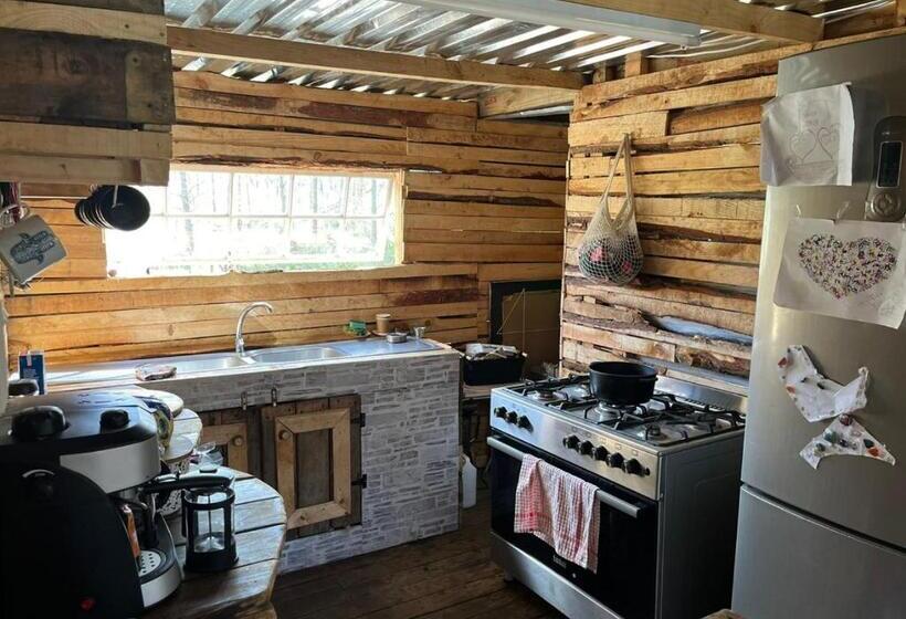 بنسيون Merrily Down The Stream Family Room