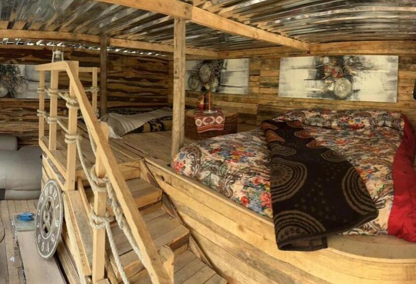 بنسيون Merrily Down The Stream Family Room