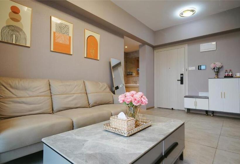 Serveyou International Apartment Hotel   Free Airport Pickup & Free Canton Fair Shuttle & Paid City