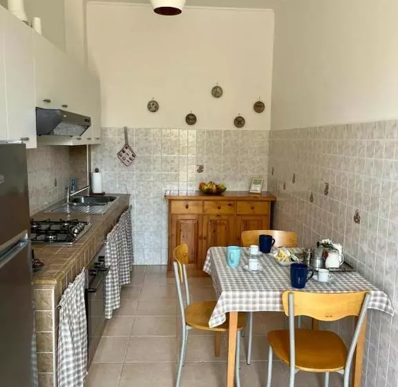 تختخواب و صبحانه I Lecci Guesthouse