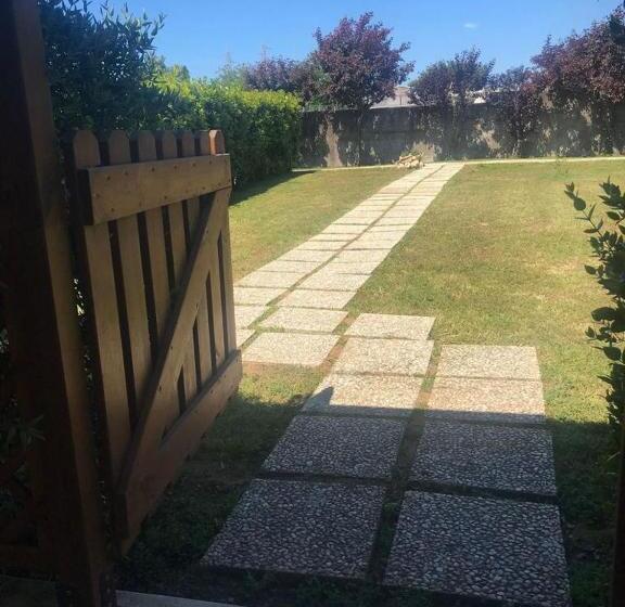 צימר I Lecci Guesthouse