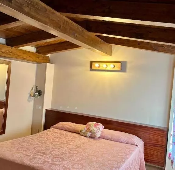 تختخواب و صبحانه I Lecci Guesthouse