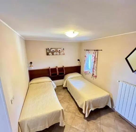 تختخواب و صبحانه I Lecci Guesthouse