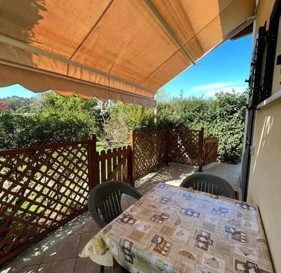 تختخواب و صبحانه I Lecci Guesthouse