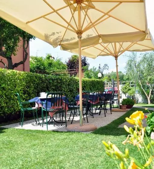 تختخواب و صبحانه Villa Chiara