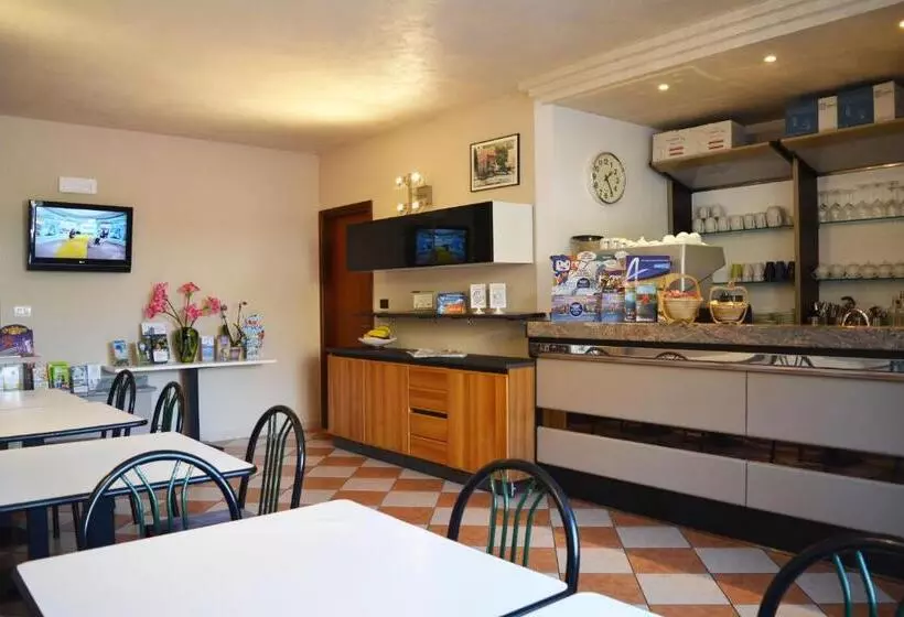 تختخواب و صبحانه Villa Chiara