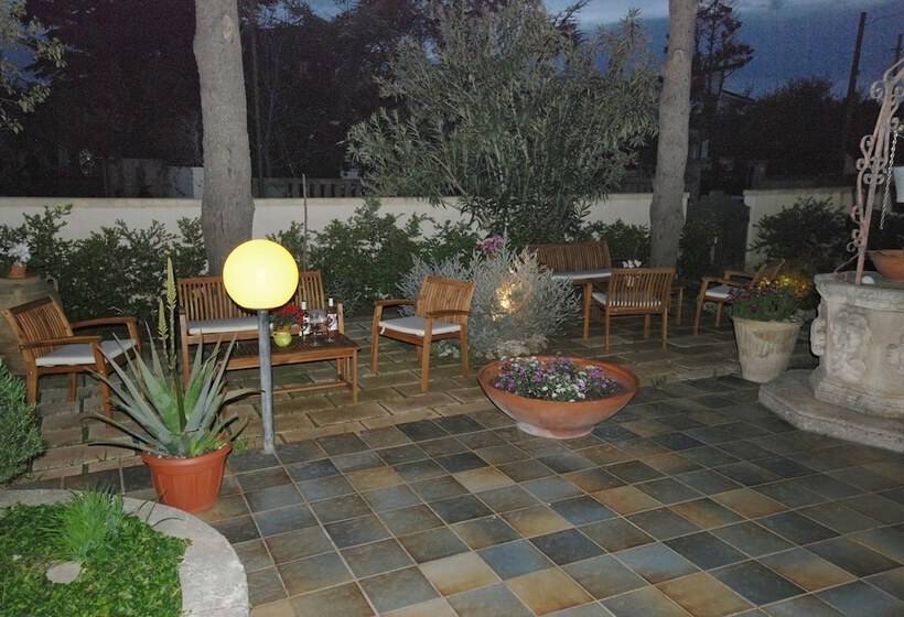 مبيت وإفطار Villa Quattro Pini