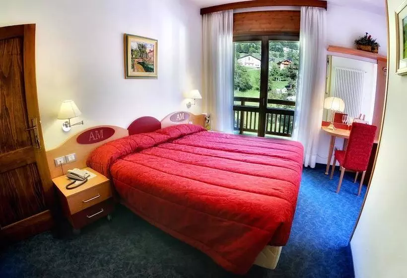 Hotelli Albergo Miramonti