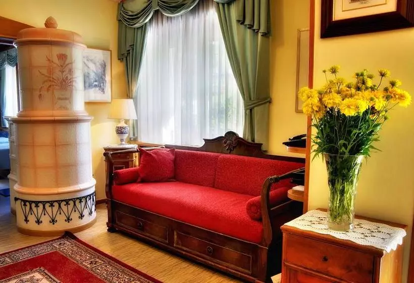 Hotelli Albergo Miramonti