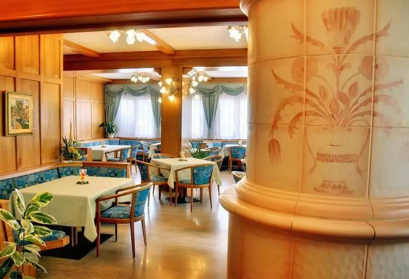 Hotelli Albergo Miramonti