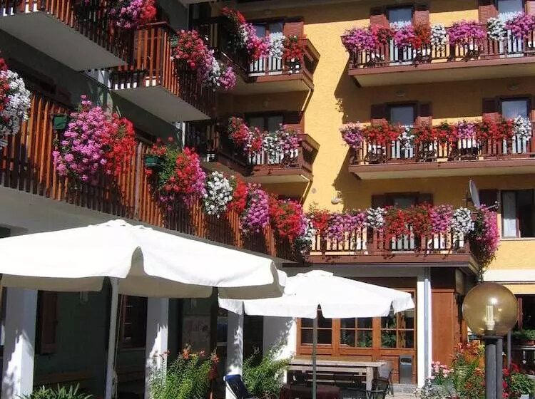 ホテル Albergo Monteverde