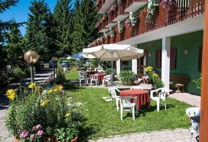 ホテル Albergo Monteverde