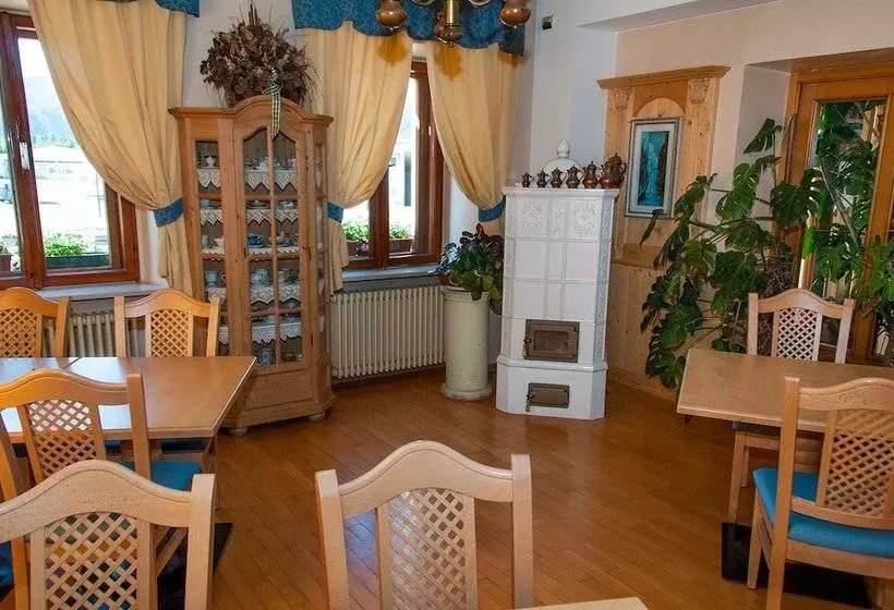 ホテル Albergo Monteverde