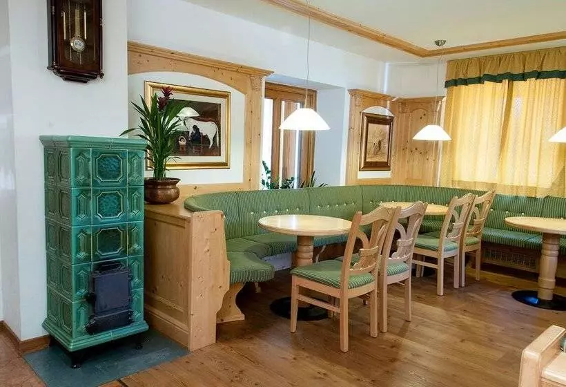 ホテル Albergo Monteverde