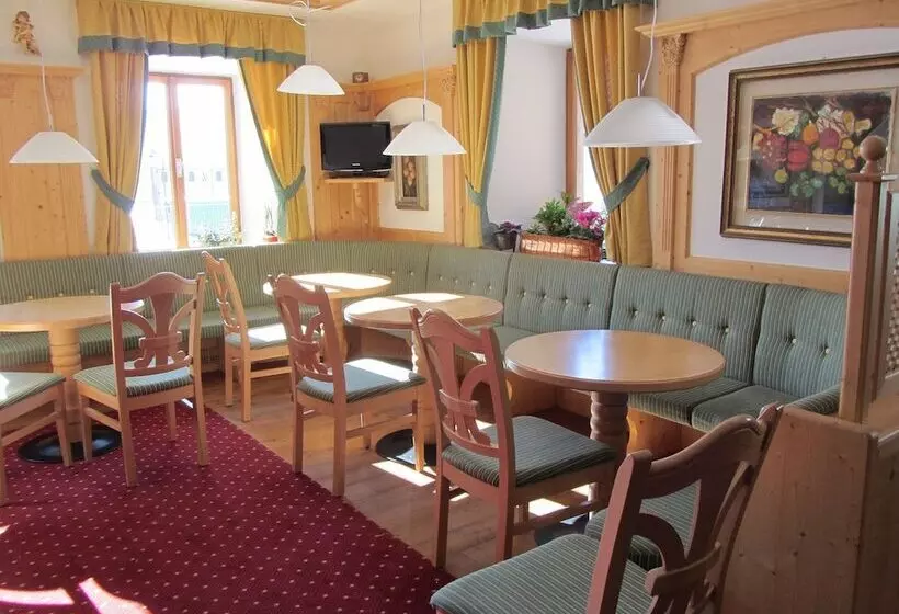 ホテル Albergo Monteverde