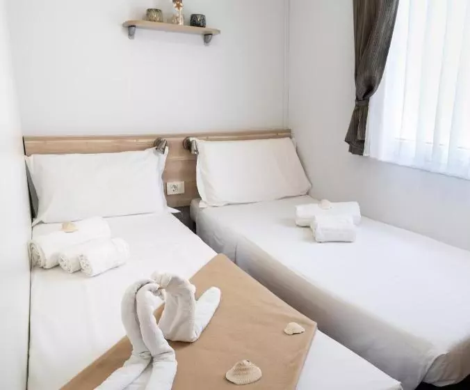 استراحتگاه Camping Atlanta & Mediterraneo Family Village