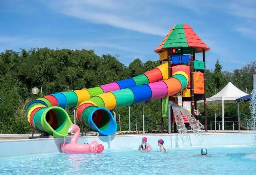 استراحتگاه Camping Atlanta & Mediterraneo Family Village