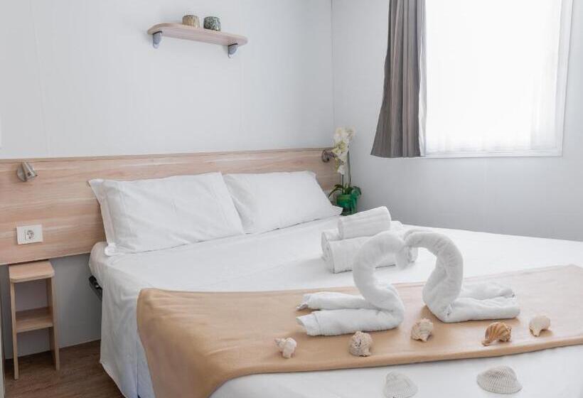 אתר נופש Camping Atlanta & Mediterraneo Family Village